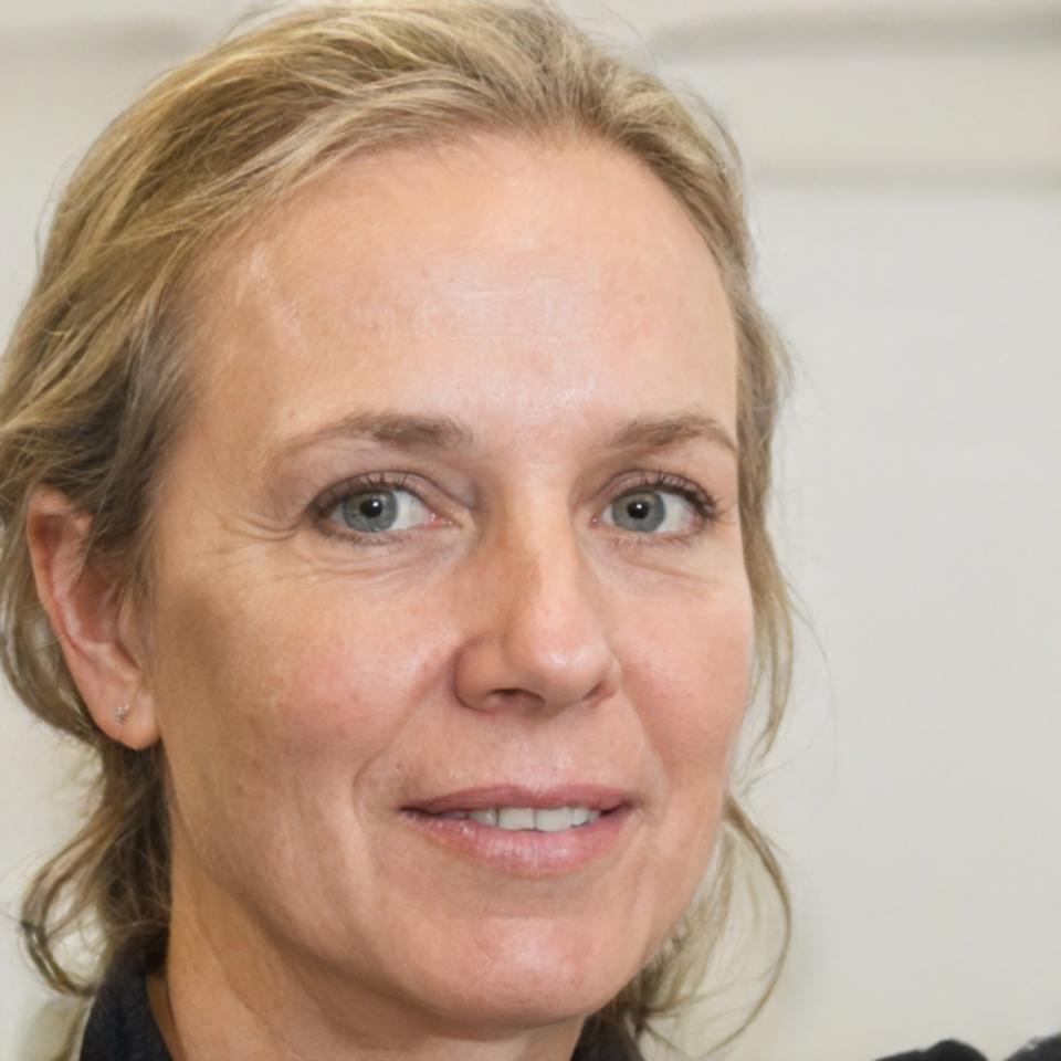 Dozentin mit Expertise in Haarpflege